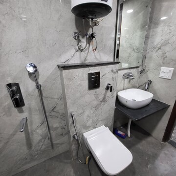 Bathroom in 1 RK Builder Floor at Sector 57 – for Rent
