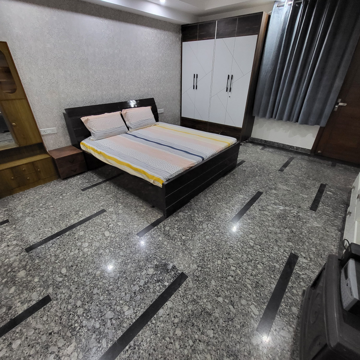 1 RkBuilder Floor For Rent in Sector 57