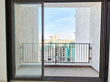 Room in 2 BHK Apartment at Runwal My City, Dombivli East – for Rent