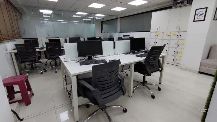 Team Area, viman nagar Commercial Office Space 839 Sq.Ft. In Viman Nagar Pune 9697903