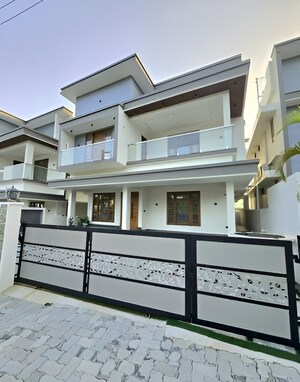 3 BHK Villa For Sale in Manapullikavu