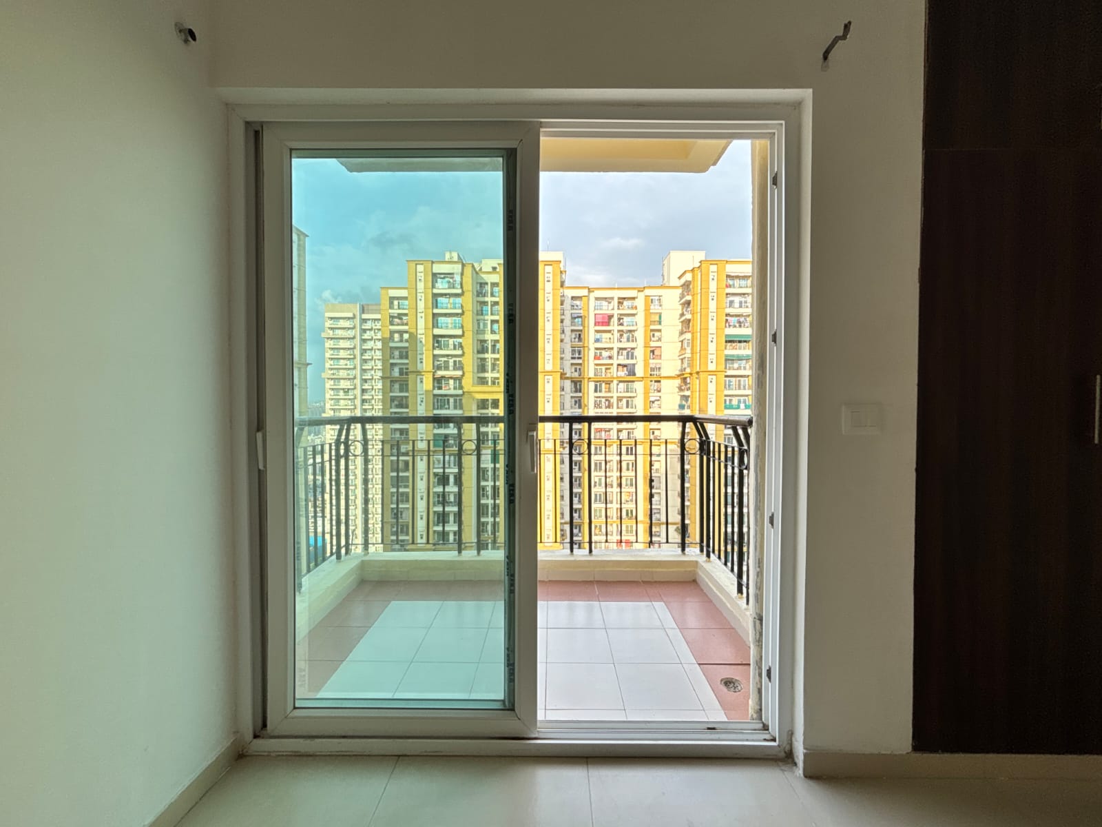 2 BHK + Pooja Room 1055 Sq.Ft. Apartment in Gaur City 2 - 12th Avenue