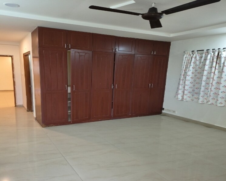 Room, viddhi-tower 2.5 Bedroom 1044 Sq.Ft. Apartment In Mahagunpuram Ghaziabad 9697987