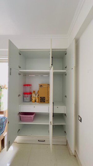 Furnished Amenities in 2 BHK Apartment at Eldeco Elegante, Vibhuti Khand – for Rent