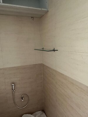 Room in 2 BHK Apartment at Eldeco Elegante, Vibhuti Khand – for Rent