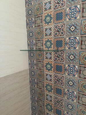 Furnished Amenities in 2 BHK Apartment at Eldeco Elegante, Vibhuti Khand – for Rent