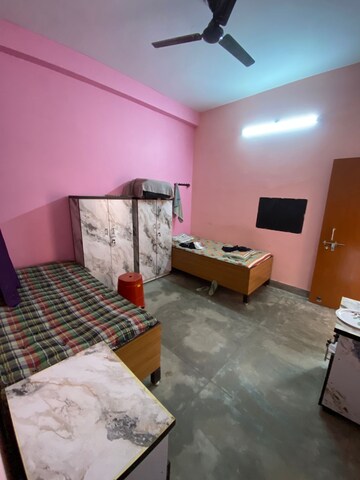 Room in  Pg at Vineet Khand – for Rent