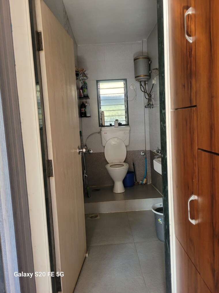 Bathroom, lok-upvan-i 2 Bedroom 750 Sq.Ft. Apartment In Manpada Thane 9698061