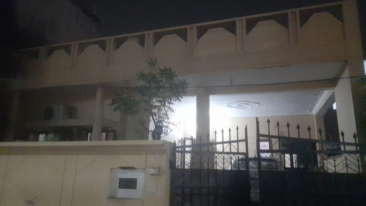 Kitchen, infra-high-i 3 Bedroom 2600 Sq.Ft. Villa In Indira Nagar Lucknow 9698087