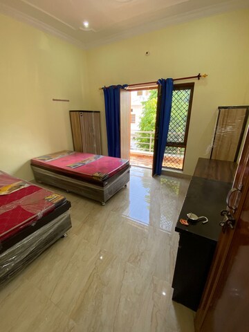  Pg For Rent in Viraj Khand