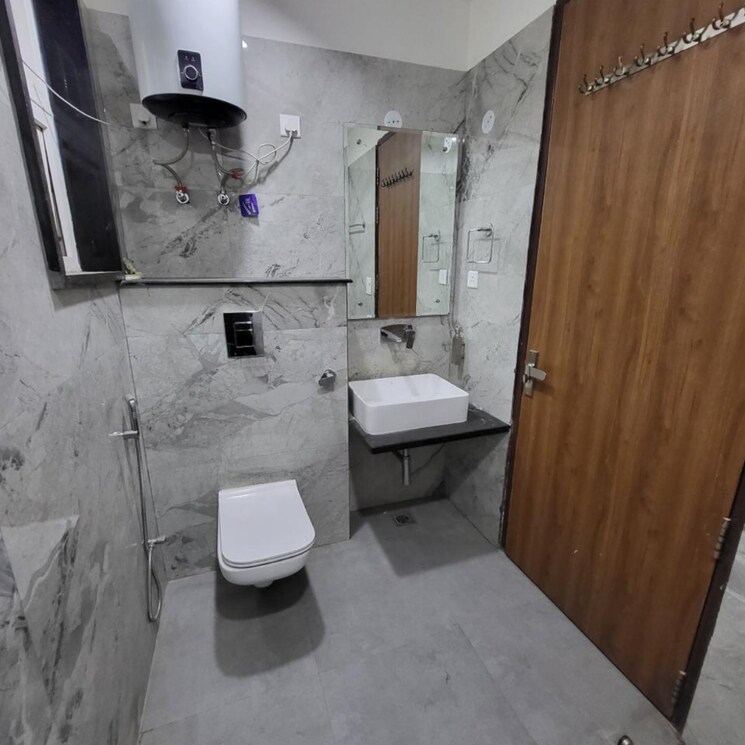 Bathroom, sector 57 3 Bedroom 1850 Sq.Ft. Builder Floor In Sector 57 Gurgaon 9698089