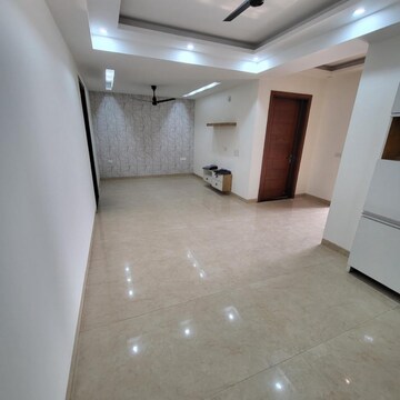 Building Lobby in 3 BHK Builder Floor at Sector 57 – for Rent