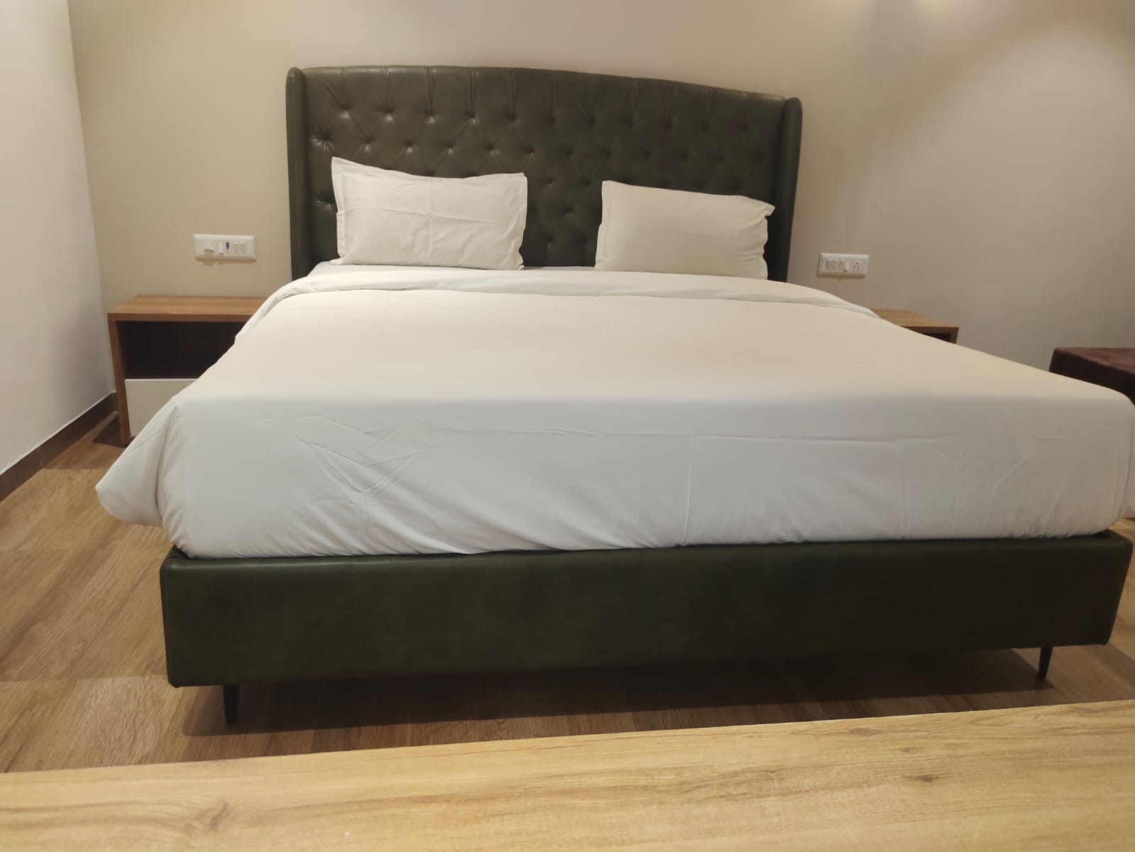 3 BHK + Pooja Room,Servant Room,Study Room,Extra Room Apartment For Rent in Adani Ten BKC