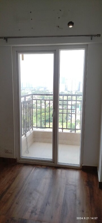 Room in 2 BHK Apartment at Ace Divino, Sector 1 Greater Noida – for Rent