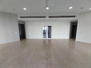 Room in 4 BHK Apartment at Omkar 1973, Worli – for Rent