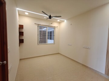 Room in 4 BHK Apartment at Prestige Beverly Hills, Kokapet – for Rent