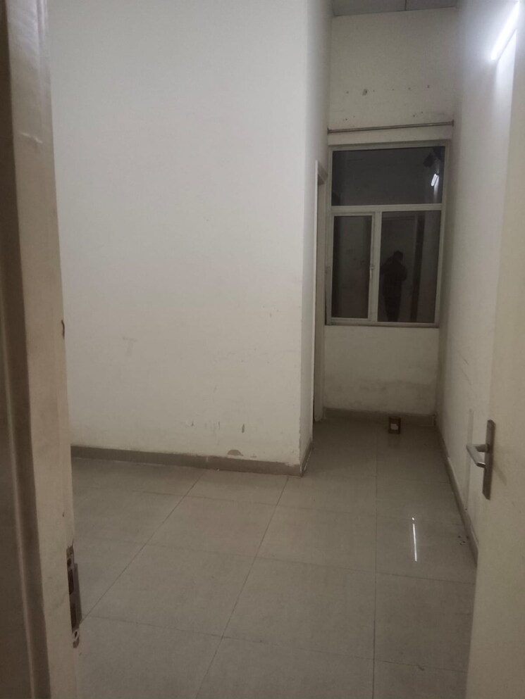 Room, sethi-max-royal 3 Bedroom 1440 Sq.Ft. Apartment In Sector 76 Noida 9698166