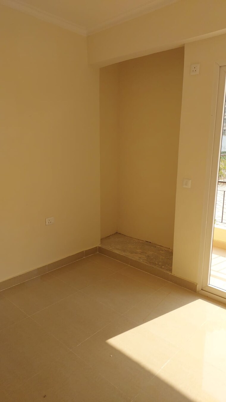 Room, amrapali-crystal-homes 3 Bedroom 1375 Sq.Ft. Apartment In Sector 76 Noida 9698199