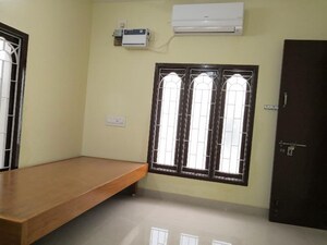 Room in 2 BHK Independent House at Sector 14 – for Rent
