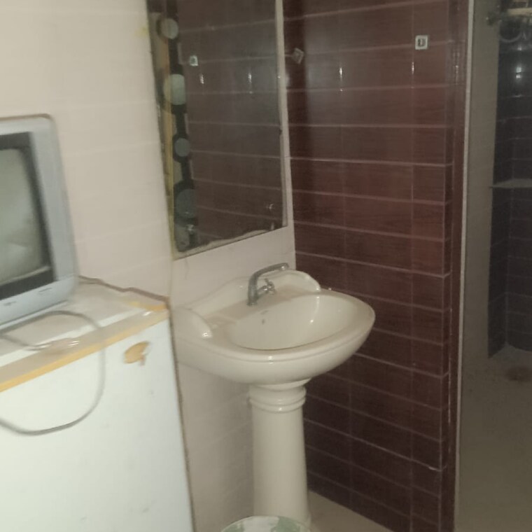 Bathroom, palam vihar 1 RK 225 Sq.Ft. Apartment In Palam Vihar Gurgaon 9698208