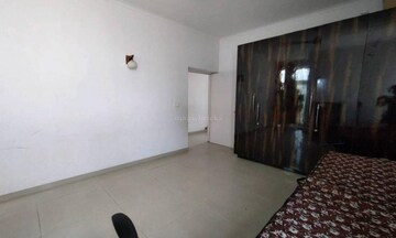 Room in 3 BHK Apartment at Sector 79 – for Rent