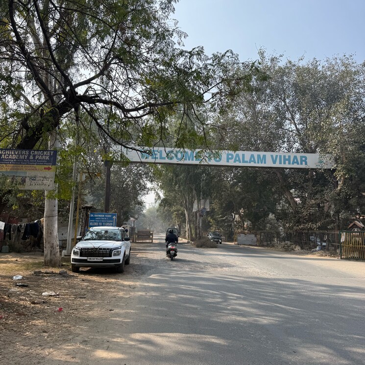  Parking, palam vihar 1 RK 225 Sq.Ft. Apartment In Palam Vihar Gurgaon 9698208