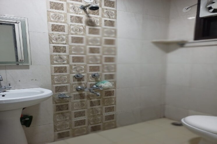 Bathroom, new palam vihar 2 Bedroom 800 Sq.Ft. Builder Floor In New Palam Vihar Gurgaon 9698187