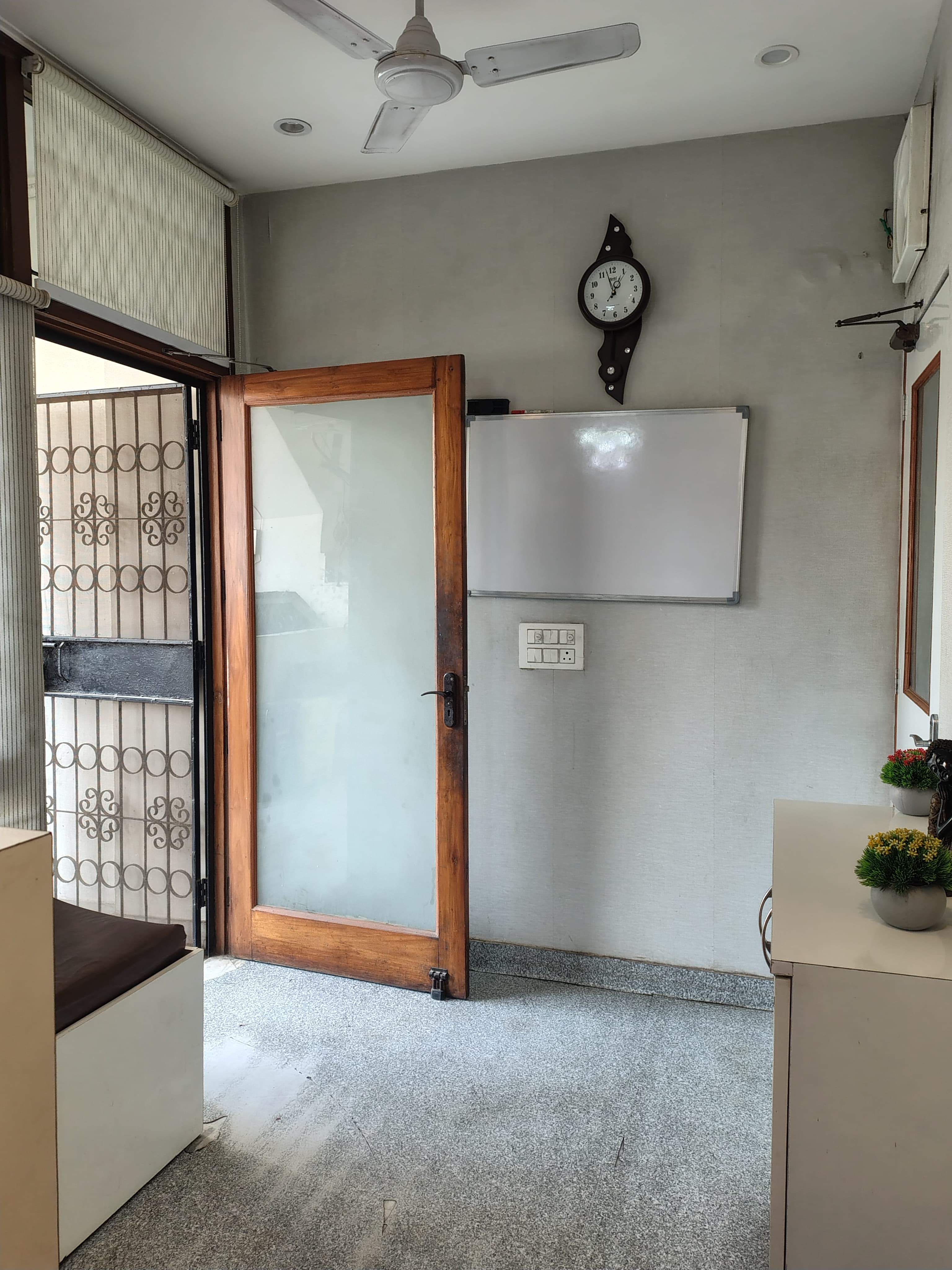 2 BHK + Servant Room Builder Floor For Rent in Malviya Nagar 