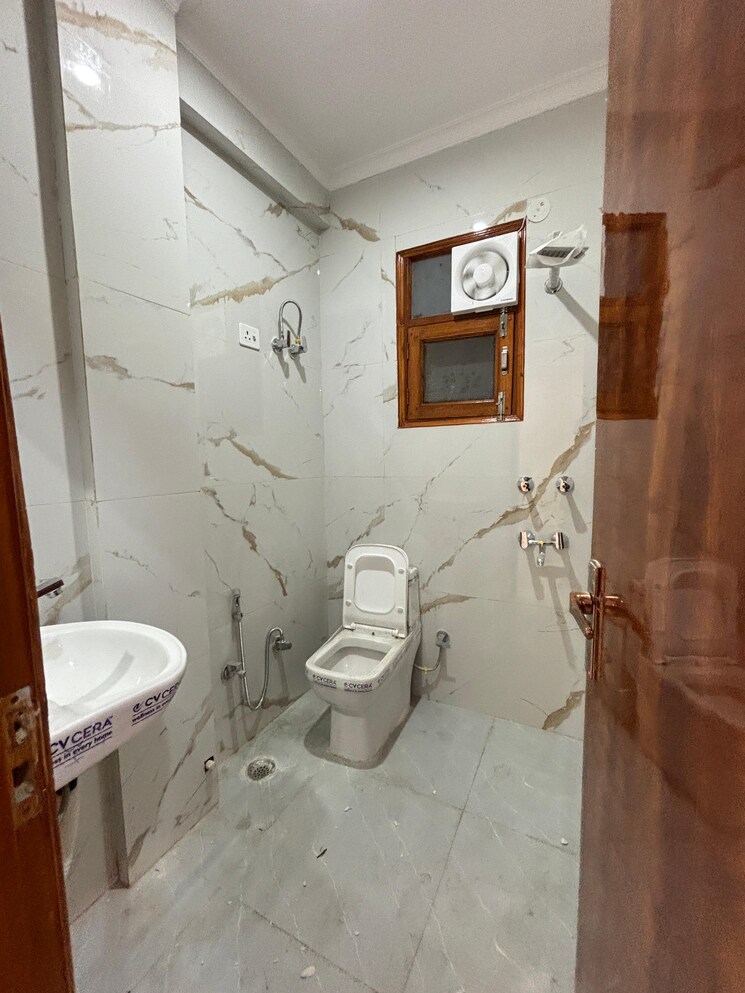 Bathroom, chattarpur 1 Bedroom 550 Sq.Ft. Apartment In Chattarpur Delhi 9698232