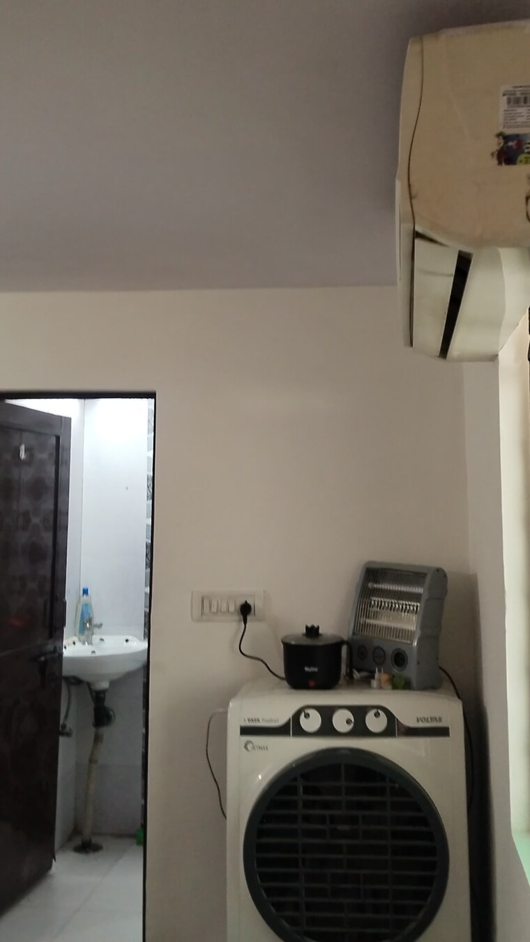 Kitchen, savitri nagar 1 RK 150 Sq.Ft. Builder Floor In Savitri Nagar Delhi 9698233