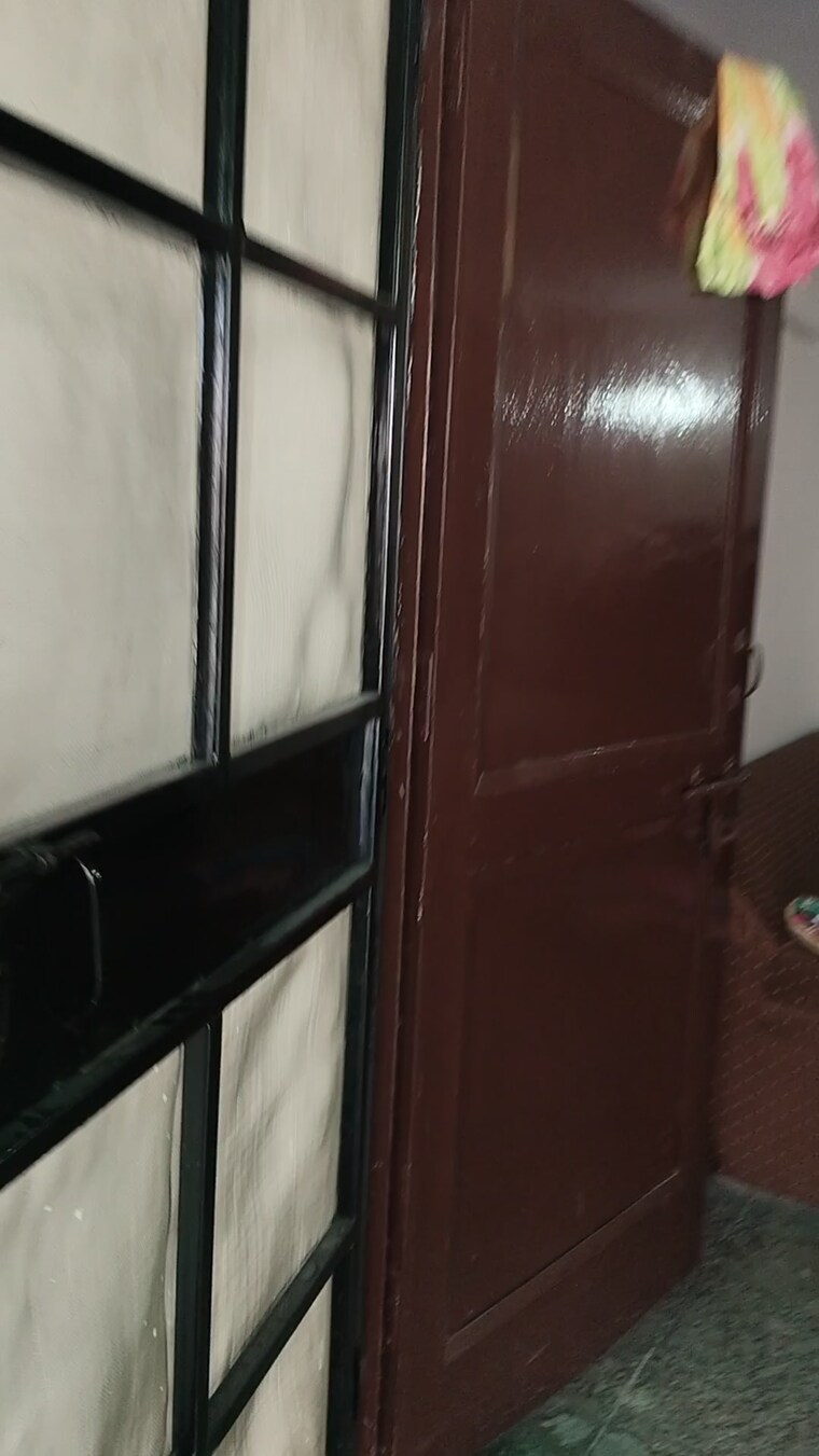 undefined, savitri nagar 1 RK 150 Sq.Ft. Builder Floor In Savitri Nagar Delhi 9698233