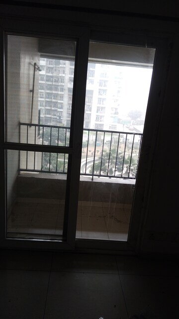 Room in 2 BHK Apartment at Homes 121, Sector 121 – for Rent