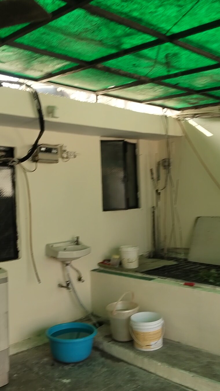 Team Area, savitri nagar 1 RK 150 Sq.Ft. Builder Floor In Savitri Nagar Delhi 9698233