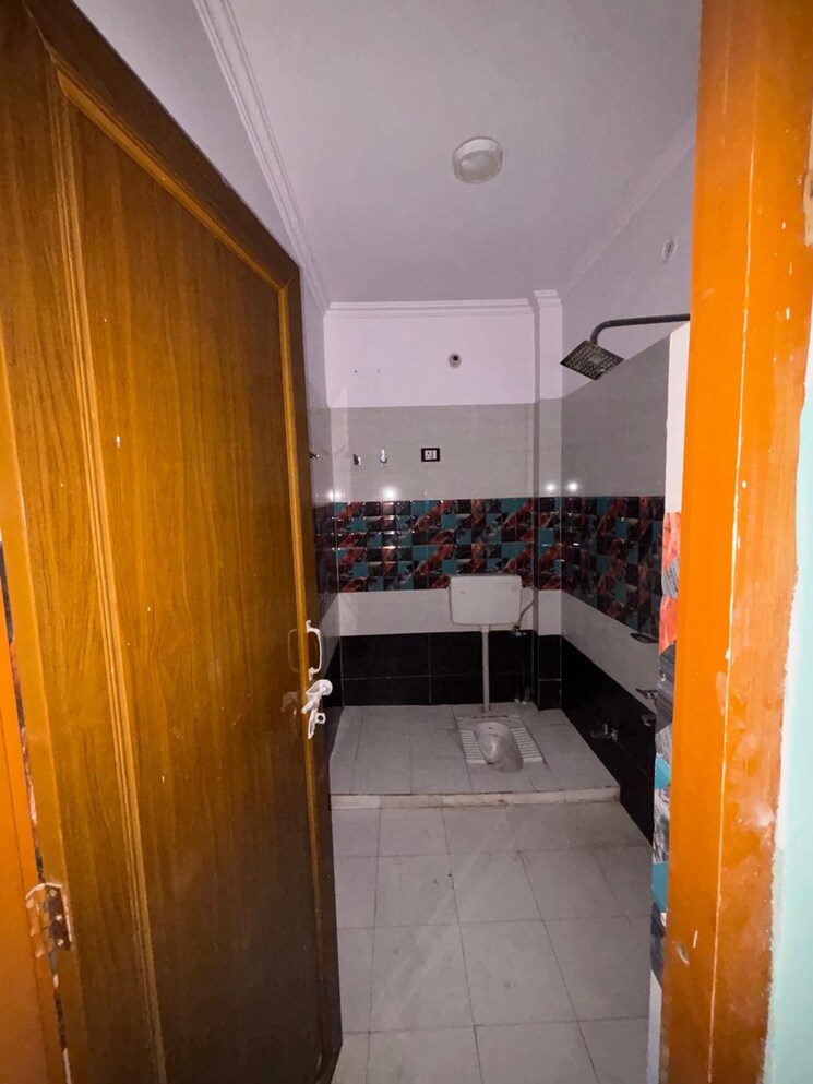 Bathroom, gomti nagar 3 Bedroom 1800 Sq.Ft. Independent House In Gomti Nagar Lucknow 9698254