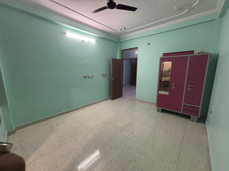 Room, gomti nagar 3 Bedroom 1800 Sq.Ft. Independent House In Gomti Nagar Lucknow 9698254