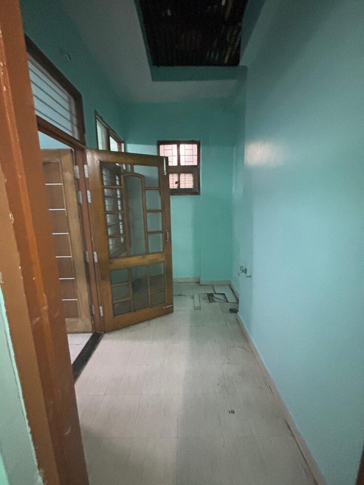 undefined, gomti nagar 3 Bedroom 1800 Sq.Ft. Independent House In Gomti Nagar Lucknow 9698254