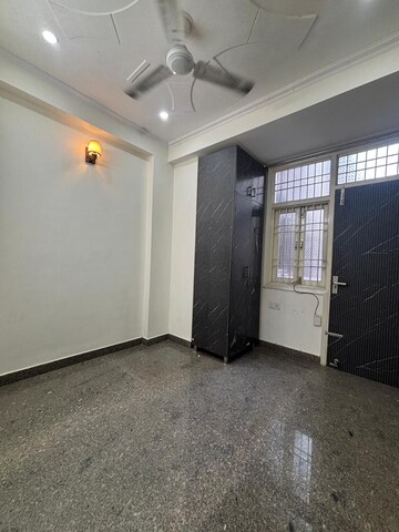 Bedroom in 1 BHK Apartment at Chattarpur – for Rent