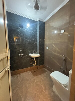 Bathroom in 1 BHK Apartment at Chattarpur – for Rent