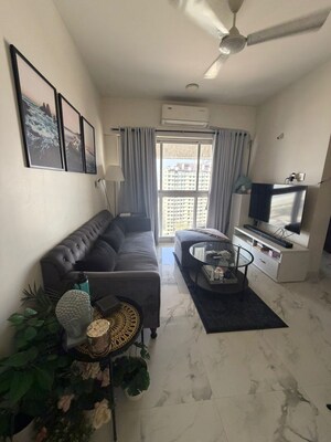1.5 BHK Apartment For Rent in Raheja Ridgewood, Goregaon East