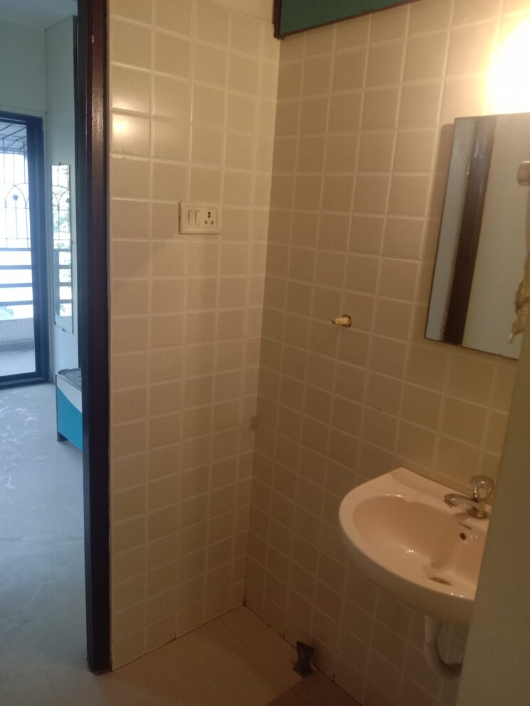 Bathroom, yash-platinum 2 Bedroom 958 Sq.Ft. Apartment In Kharghar Navi Mumbai 9698271