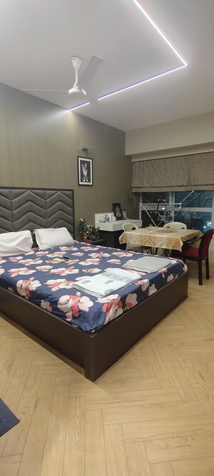 Bedroom in 3 BHK Apartment at Goregaon East – for Rent