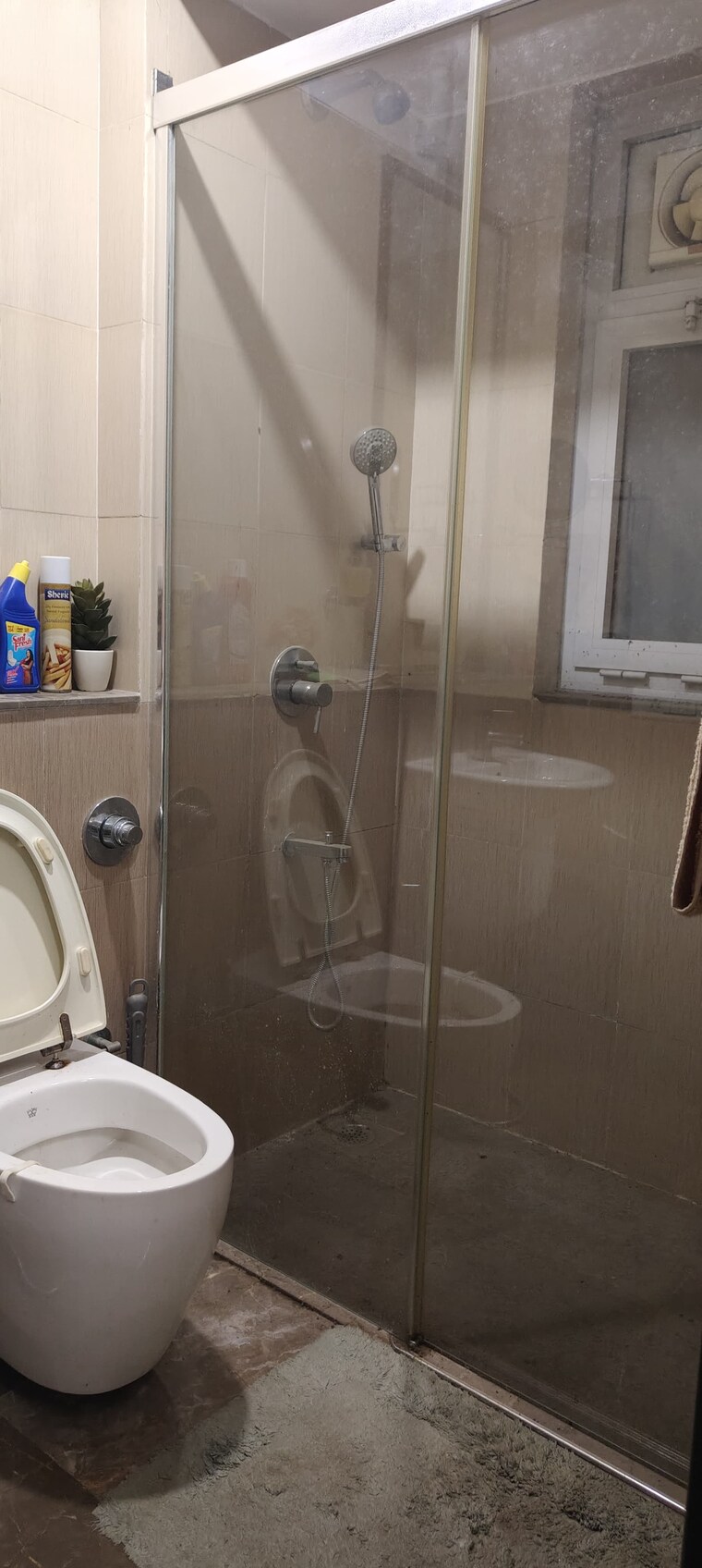 Bathroom, goregaon east 3 Bedroom 1100 Sq.Ft. Apartment In Goregaon East Mumbai 9698298