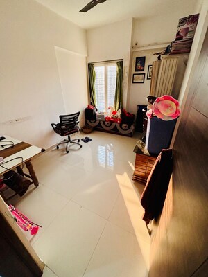 Bedroom in 3 BHK Apartment at Bavdhan – for Rent