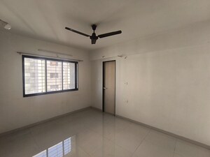 Room in 3 BHK Apartment at Jahangirabad – for Sale
