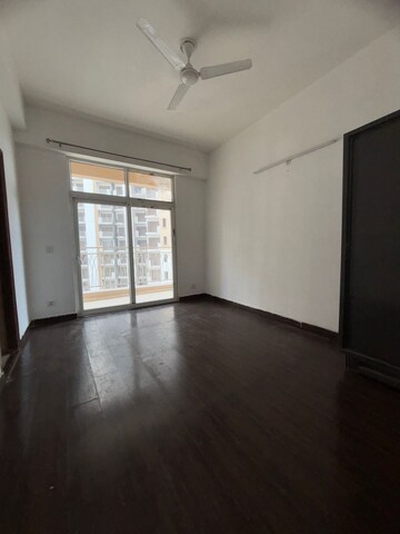 Room in 3 BHK Apartment at Godrej Palm Retreat, Sector 150 – for Sale