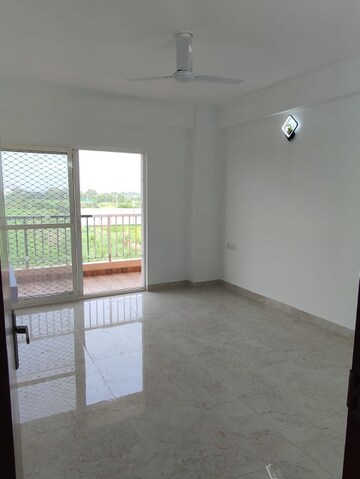 Room in 4 BHK Apartment at Uninav Bliss, Raj Nagar Extension – for Rent