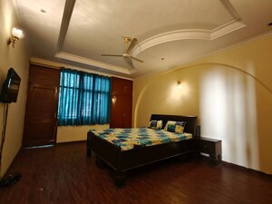 Master Bedroom in 2 BHK Apartment at Malviya Nagar – for Rent
