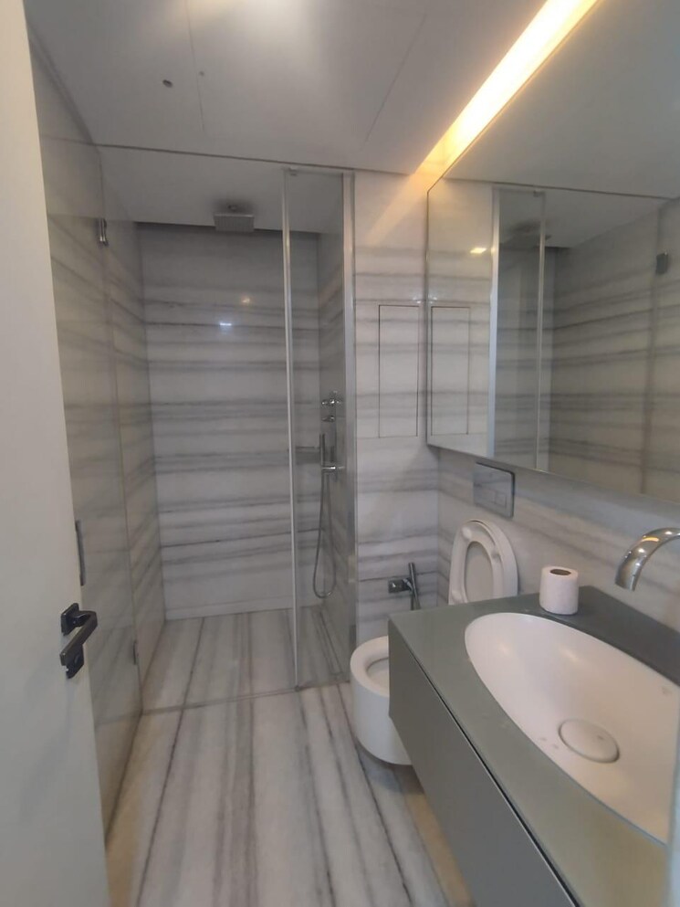 Bathroom, lodha-world-crest 4 Bedroom 2300 Sq.Ft. Apartment In Worli Mumbai 9698341