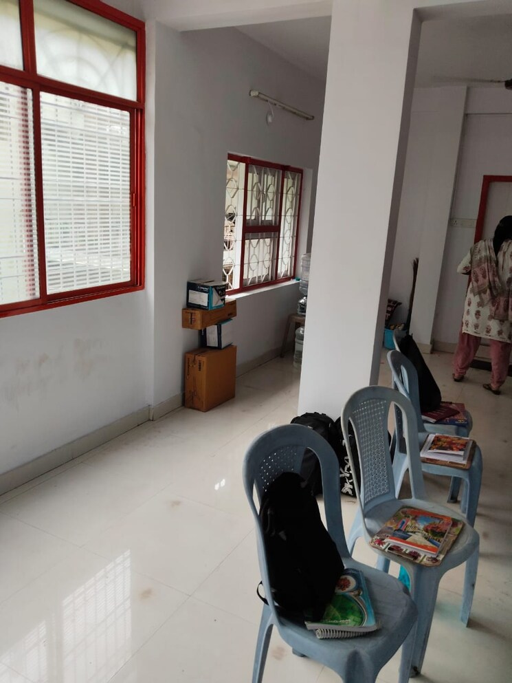  Parking, dwaraka nagar Commercial Office Space 1500 Sq.Ft. In Dwaraka Nagar Vizag 9698402