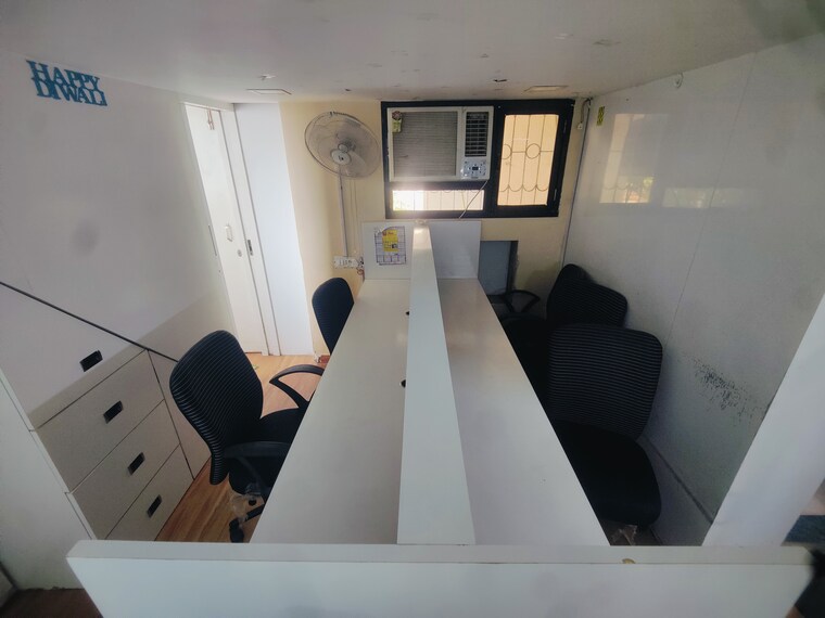 Team Area, malad west Commercial Office Space 700 Sq.Ft. In Malad West Mumbai 9698371